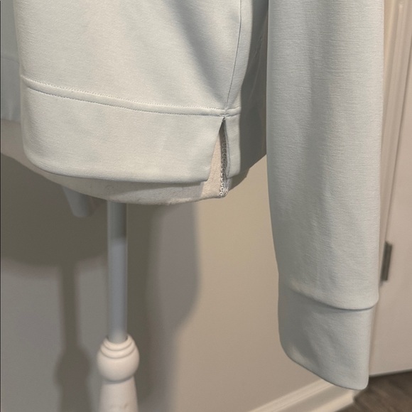 Athleta Seasoft Crewneck Sweatshirt Glacier Size Medium - Picture 4 of 10